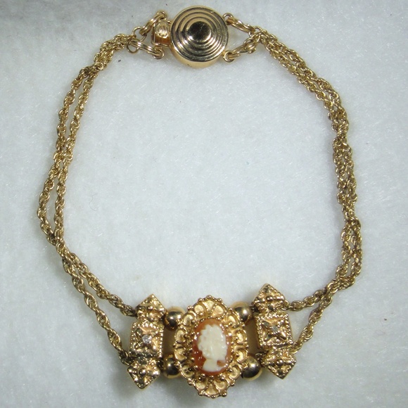 14k Cameo Slide Bracelet - Picture 2 of 9